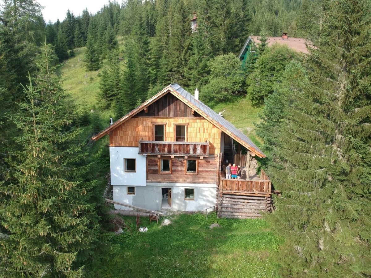 Ferienhaus Flattnitz エクステリア 写真
